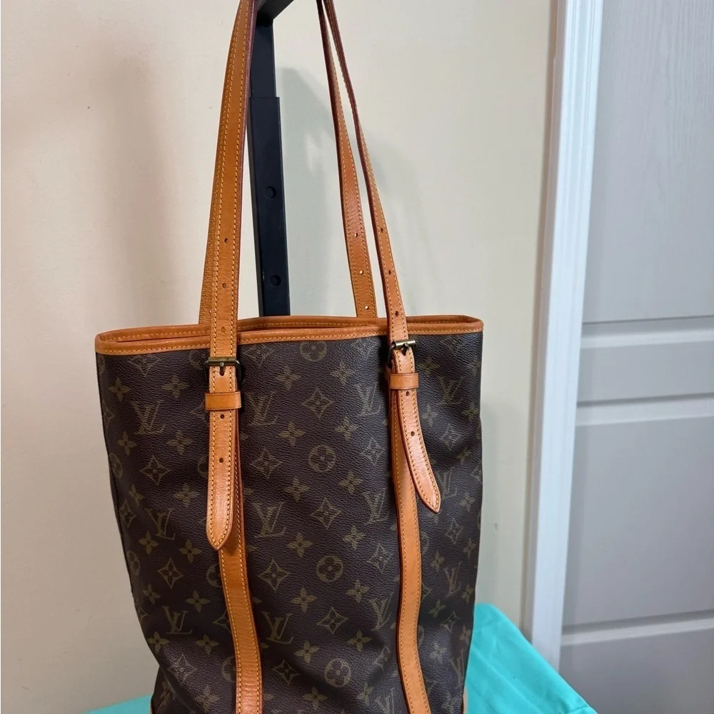 Louis Vuitton Monogram Bucket Tote GM with Pouch